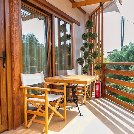 Ekati Mare 4*