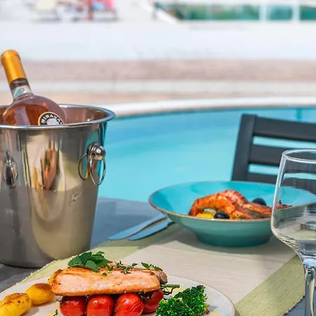 Hotel Ekati Mare 4*